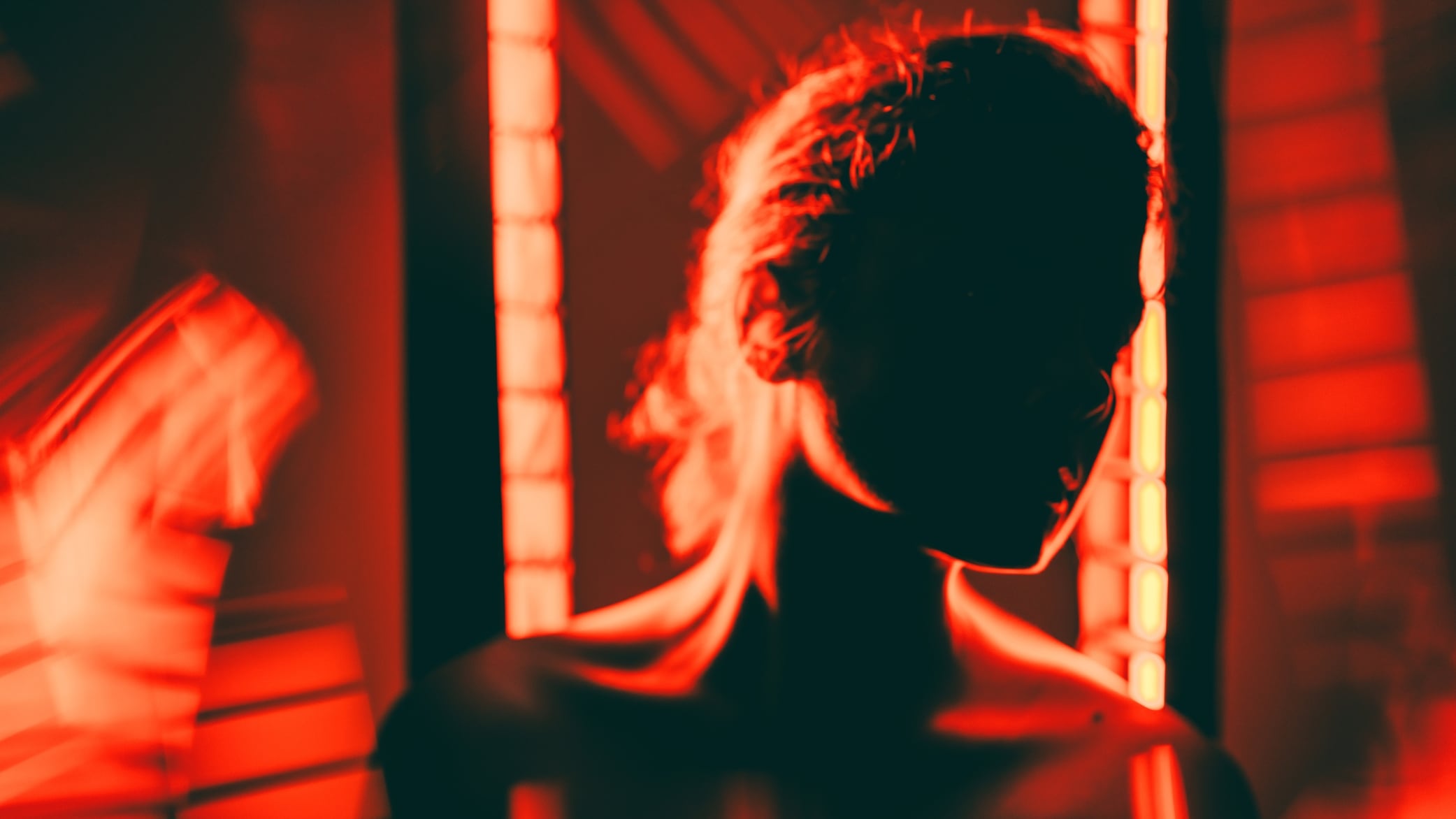 Scouted: Red Light Therapy Offers a Slew of Unexpected Health Benefits, From Healing Cold Sores to Reducing Wrinkles